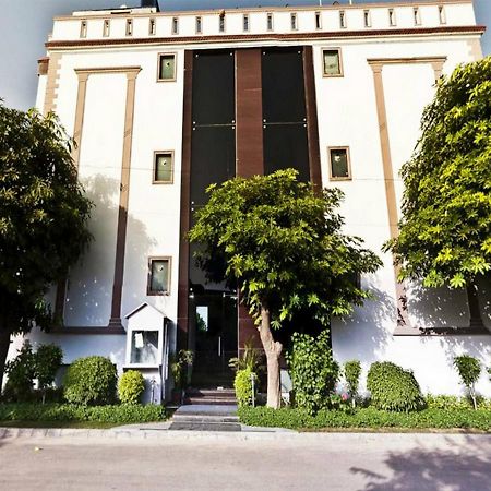 Maxfort Greenwood City Gurgaon Eksteriør bilde
